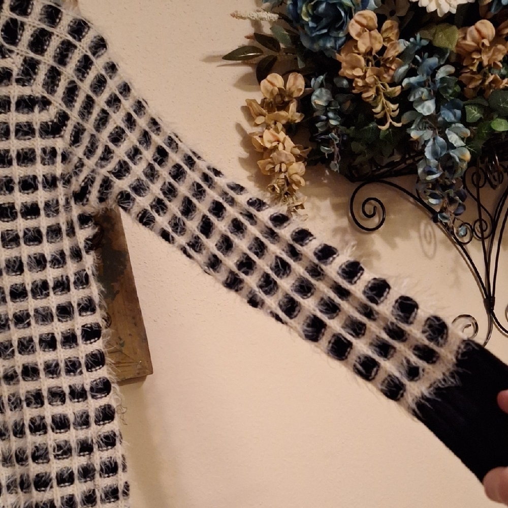 Katsumi Geometric Black & White Crew Neck Sweater. NWOT Size M/L - Picture 5 of 9
